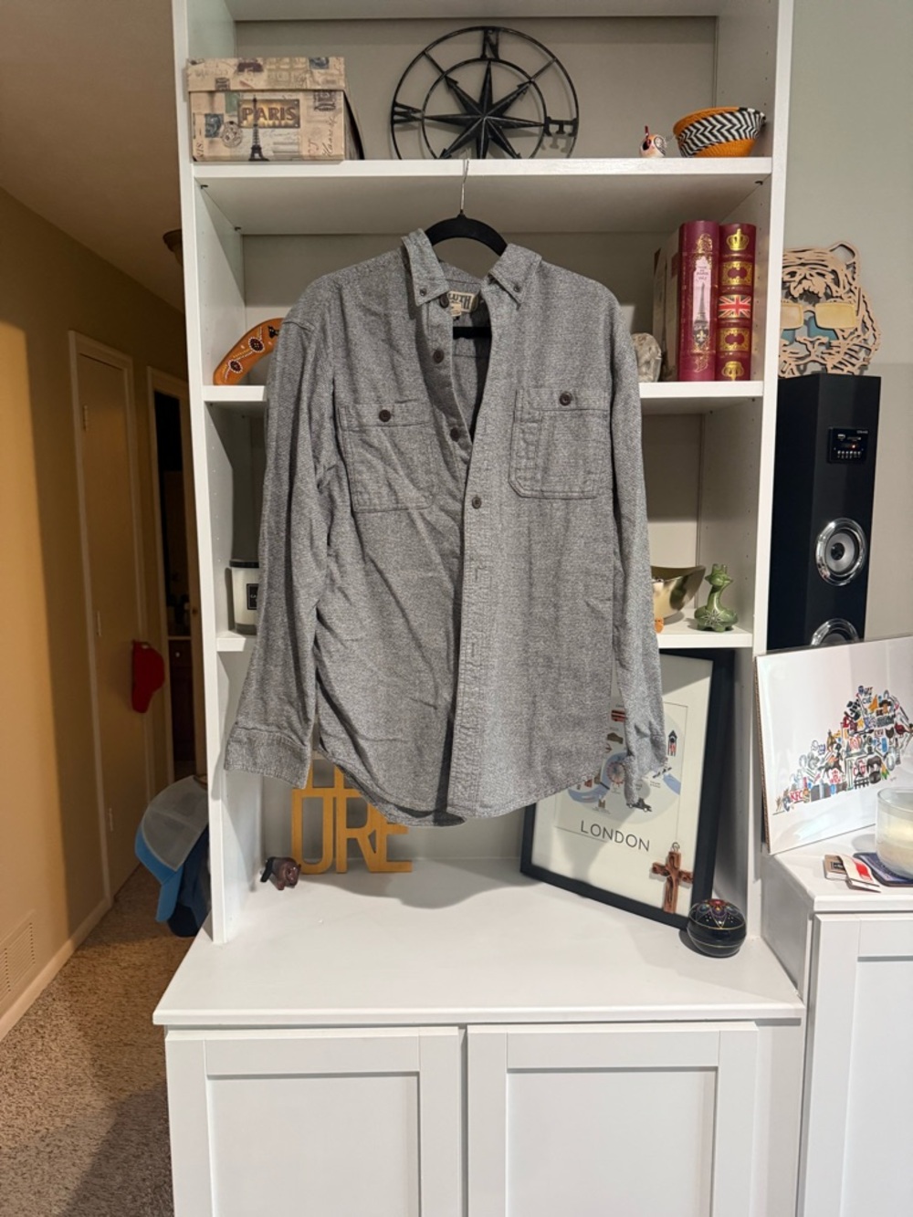 Duluth Trading Co. Men's Gray Casual Button-Down Shirt